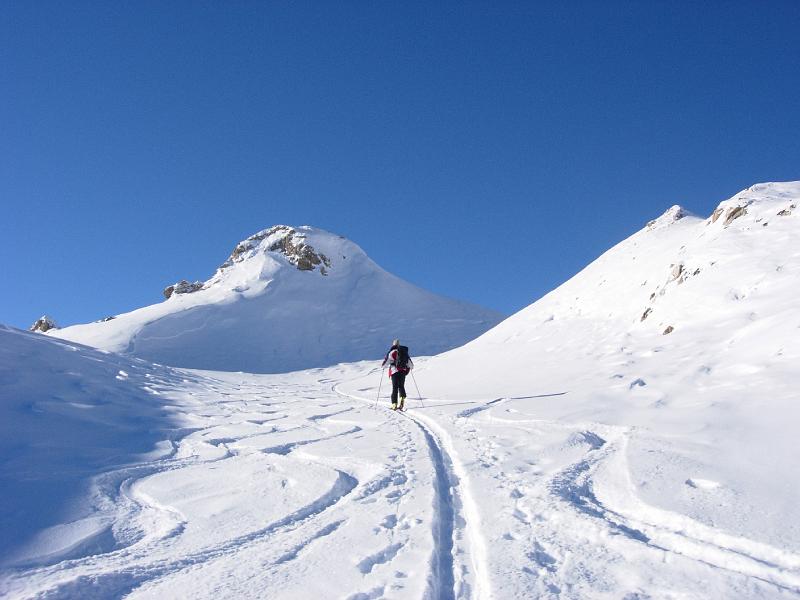 20081227_guggernuell 033.jpg - Teils musste man wegen des Winds und etwas Neuschnees noch spuren. Hat sich aber am Ende gelohnt.